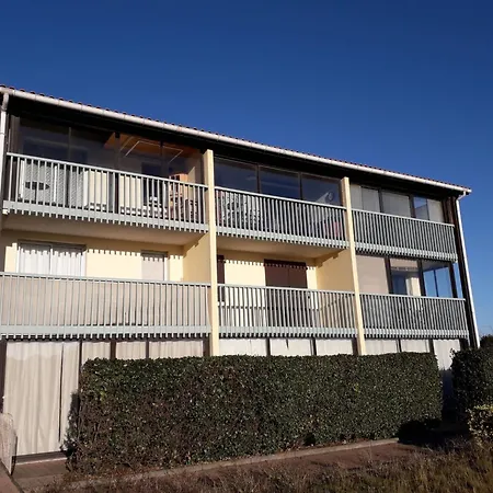 Apartment En Front De - 3256 *